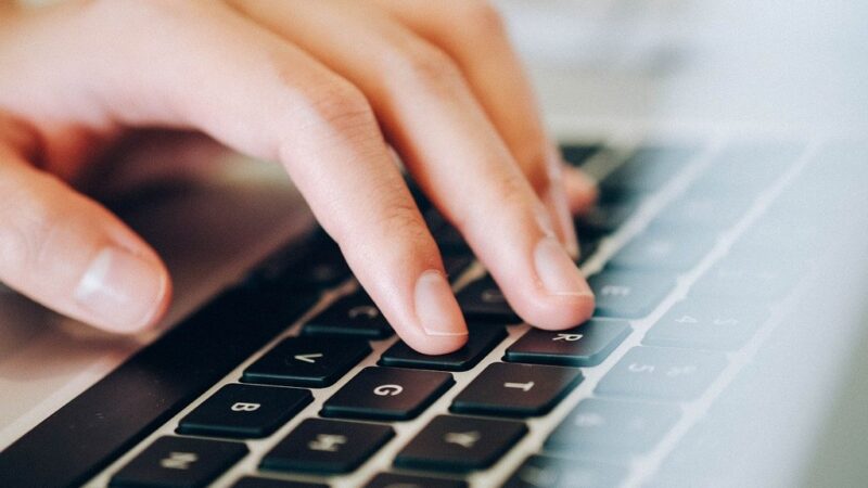 Comment retrouver ses fiches de paie en ligne&nbsp;? Guide complet